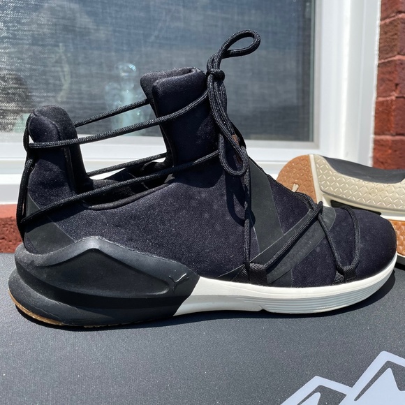 ❤️Puma Sneakers With Character - Picture 1 of 6